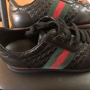 Gucci shoes (Authentic) Men's size 9 1/2